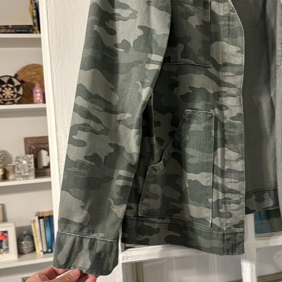 Universal Thread Camo Cargo Jacket - Picture 2 of 3